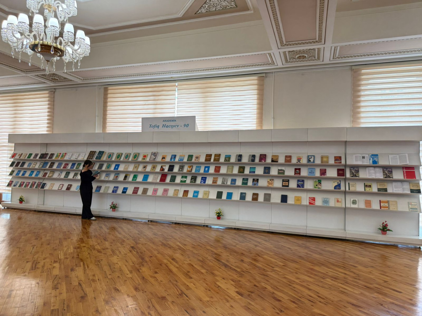 Milli Kitabxanada “Akademik Tofiq Hacıyev – 90” adlı kitab sərgisi istifadəçilərə təqdim olunub