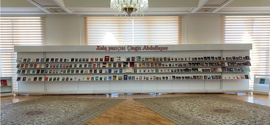 Milli Kitabxanada "Xalq yazıçısı Çingiz Abdullayev" adlı kitab sərgisi açılıb