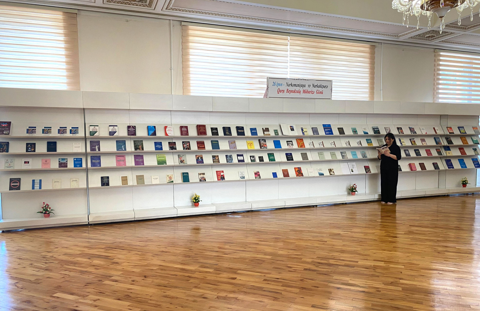 Milli Kitabxanada “26 iyun - Narkоmaniyaya və Narkоbiznеsə Qarşı Bеynəlxalq Mübarizə Günü” adlı virtual sərgi və eyniadlı ənənəvi kitab sərgisi istifadəçilərə təqdim olunub