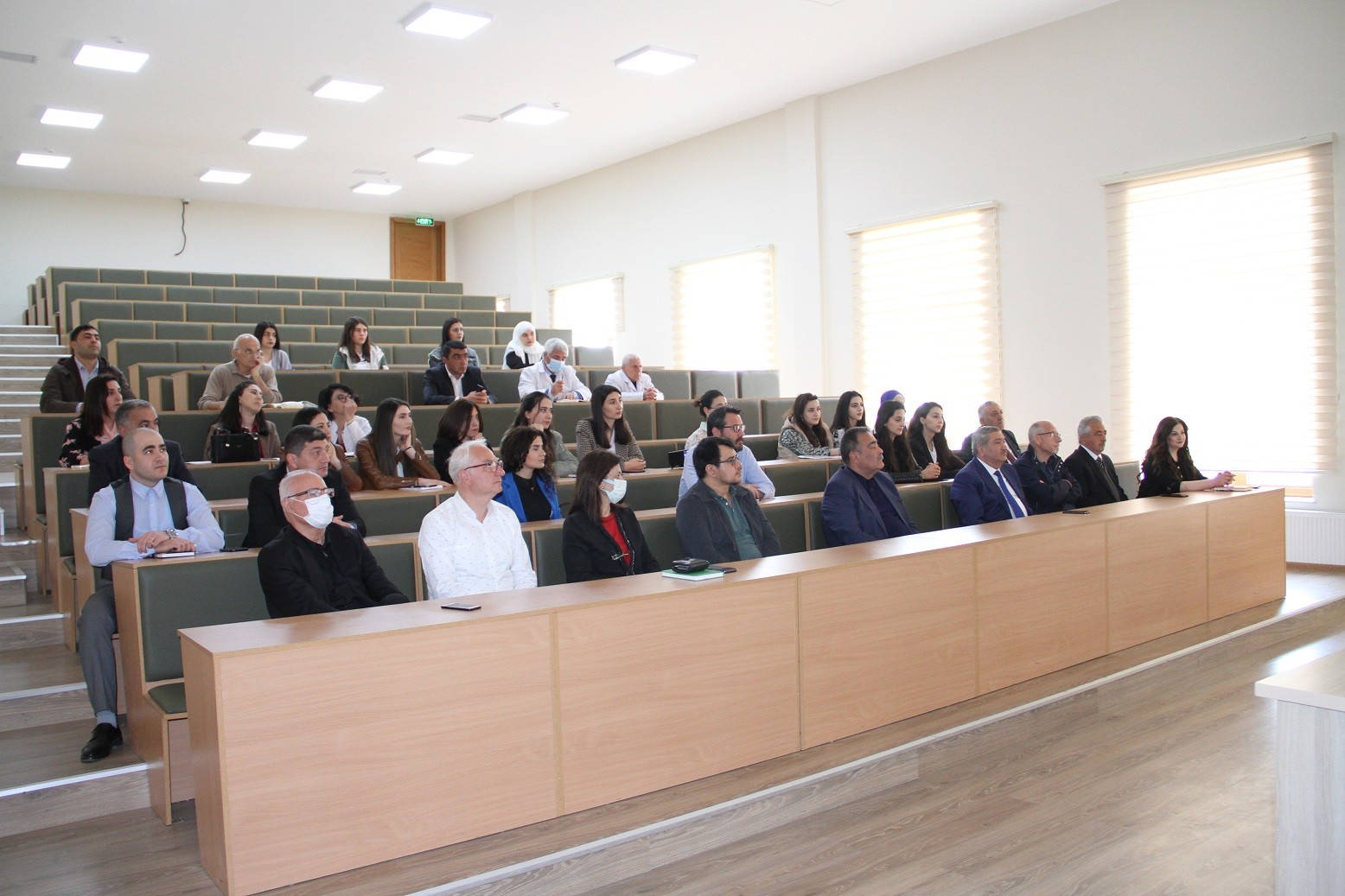 Türkiyəli professor “Bitki xəstəlikləri ilə bioloji mübarizədə yeni yanaşmalar” mövzusunda seminar söyləyib