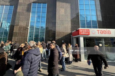 Stomatoloqların kütləvi etirazı: TƏBİB 1140 həkimi ixtisar etmək istəyir -