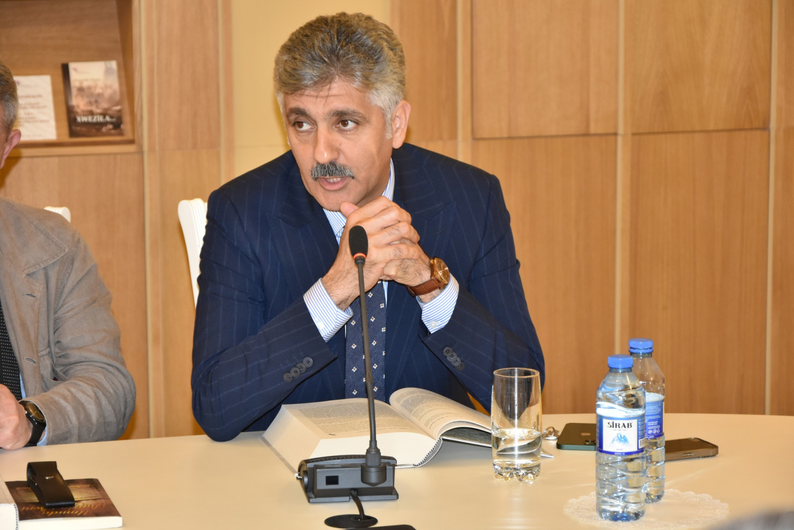 Milli Kitabxanada Xalq yazıçısı, akademik Kamal Abdullanın “Gizli “Dədə Qorqud” yeni mənalar axtarışında” kitabının müzakirəsi və təqdimat mərasimi keçirilib
