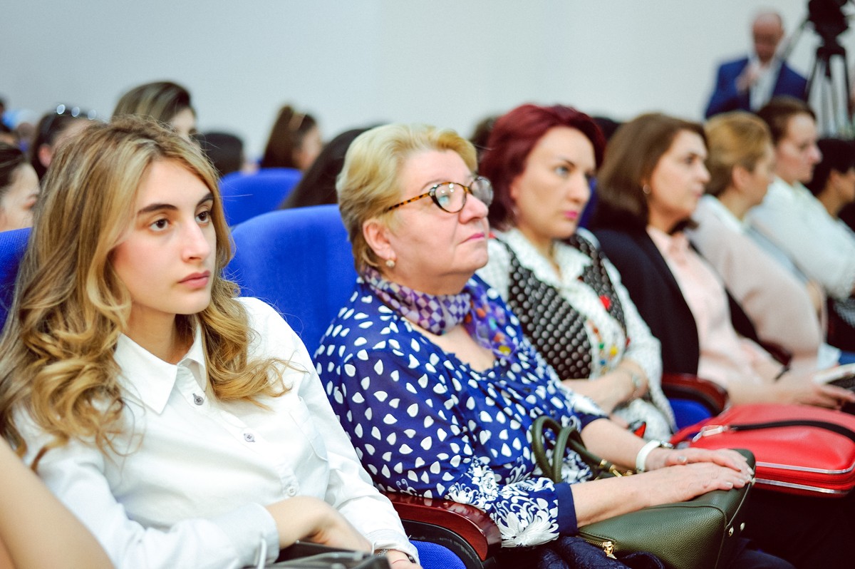 Avropalı nüfuzlu alimlərin iştirakı ilə keçirilən Yaz Məktəbinə forumla yekun vurulub