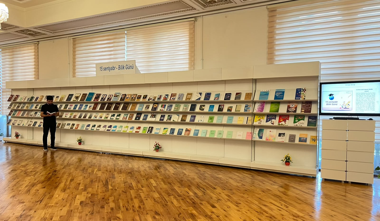 Milli Kitabxanada “15 sentyabr – Bilik Günü” adlı virtual və eyniadlı ənənəvi kitab sərgisi istifadəçilərə təqdim olunub