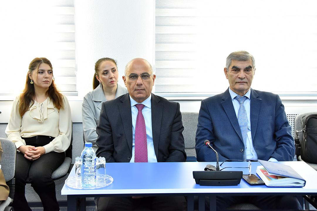 Çikaqo Universitetinin professoru ilə rəqəmsal tibb problemləri müzakirə olunub