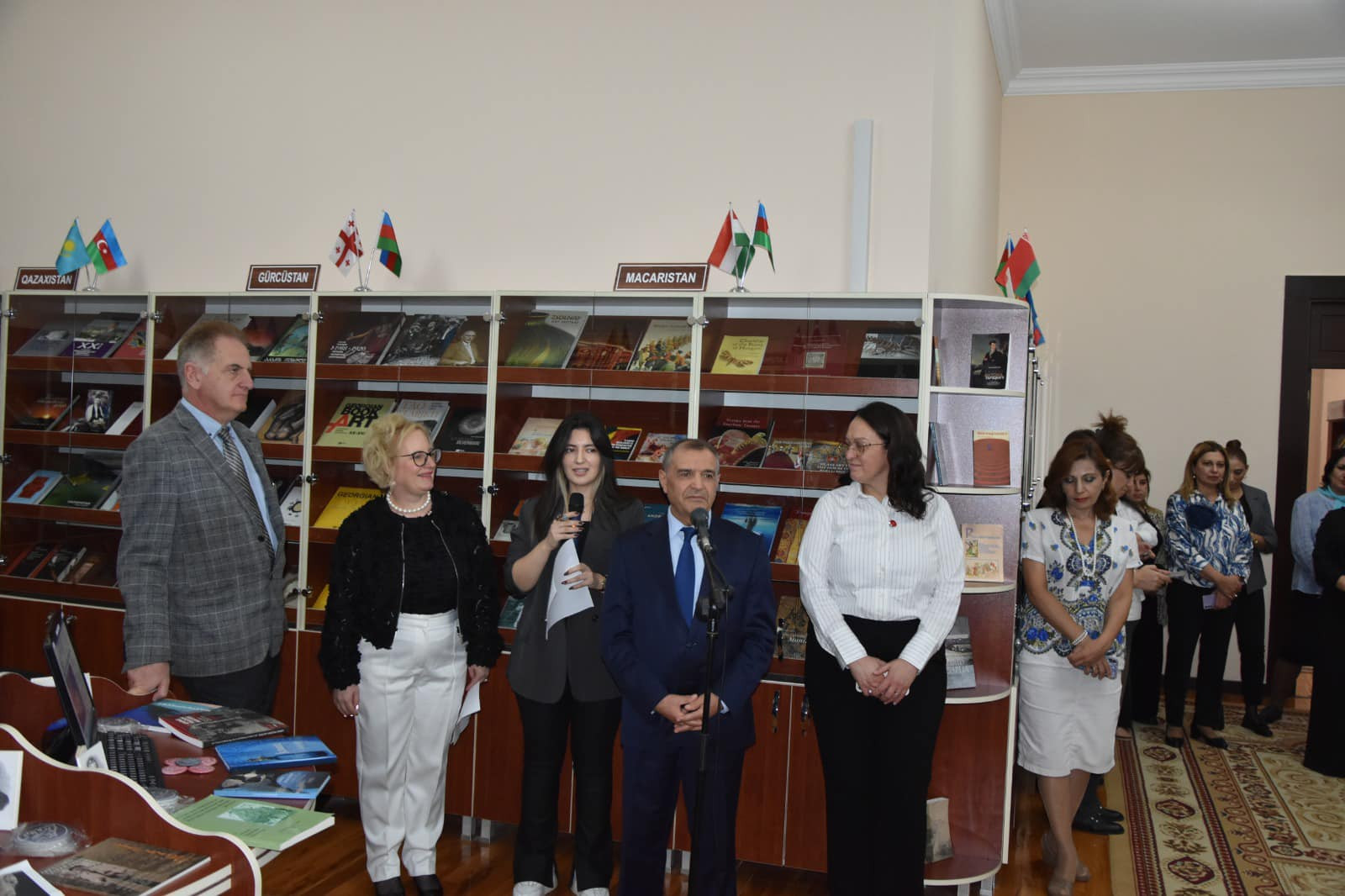 Milli Kitabxanada "Macarıstan ədəbiyyatı guşəsi"nin açılış mərasimi keçirilib