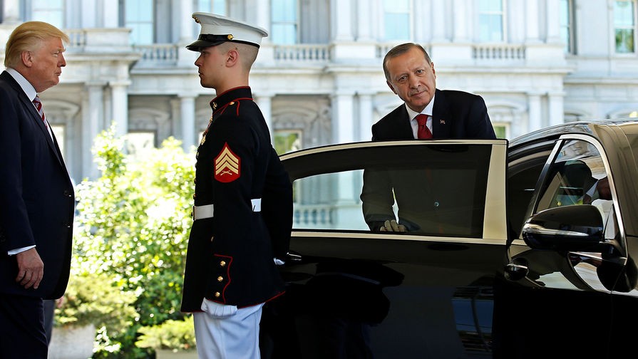 Tramp Türkiyəni bu ölkələr siyahısından çıxartdı
