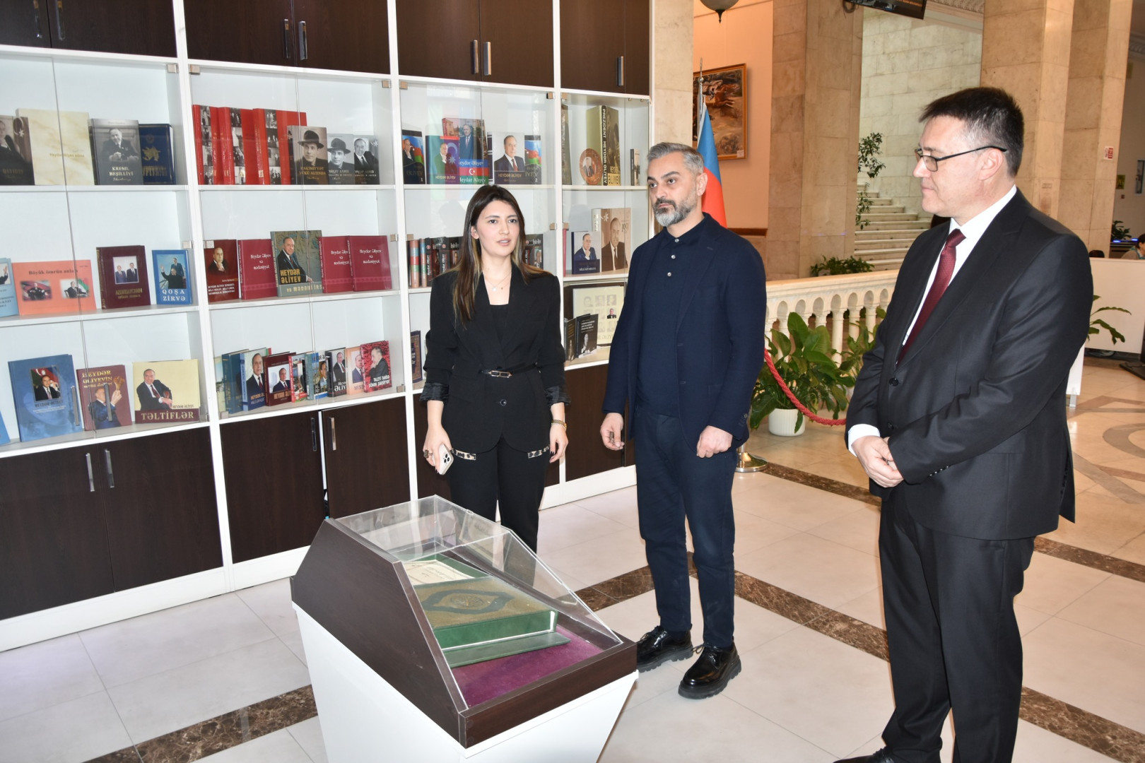 Albaniya Respublikasının Azərbaycandakı fövqəladə və səlahiyyətli səfiri Besart Kadia və Albaniya Respublikası səfirliyinin diplomatı Dr. Dorian Koçi Milli Kitabxananın qonağı olub