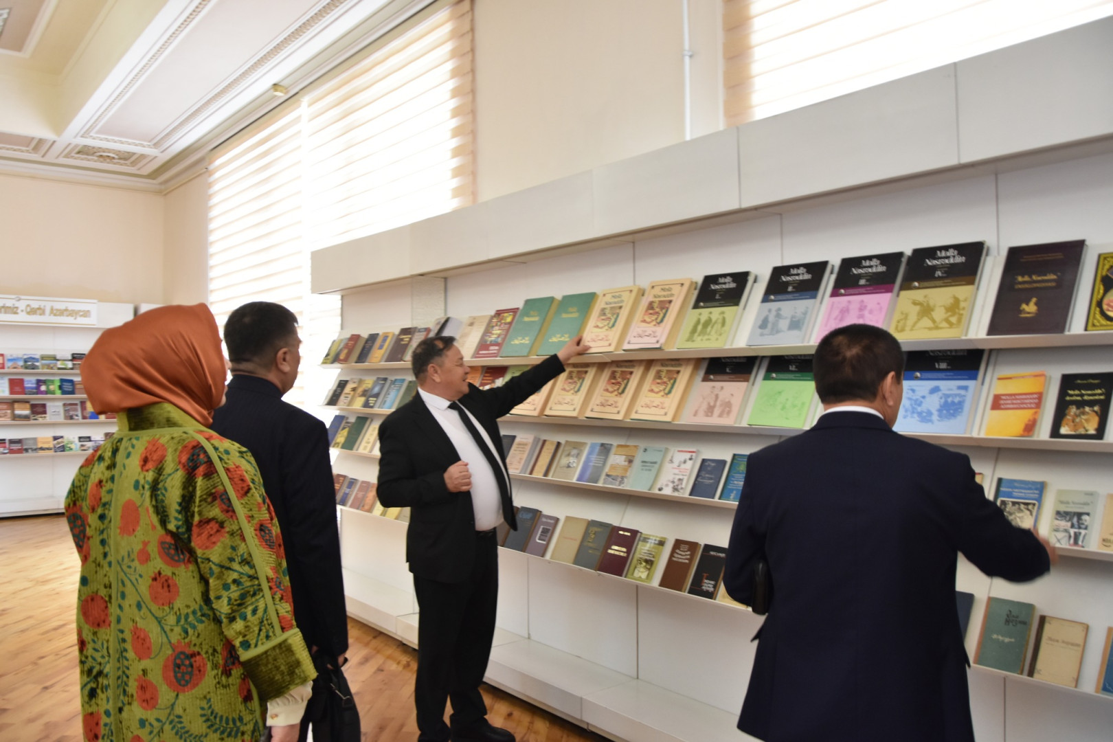 Özbəkistan Respublikasının Dövlət Dilində İşin Əsasları üzrə Təlim və Peşəkar İnkişaf Mərkəzinin rəhbərliyi Milli Kitabxananın qonağı olub