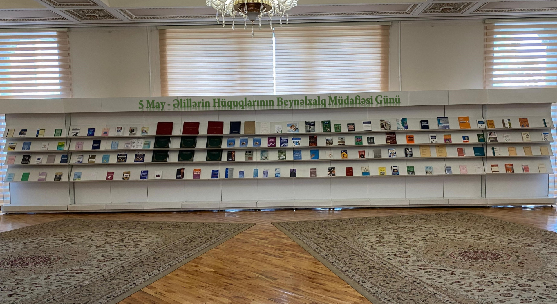 "5 May - Əlillərin Hüquqlarının Beynəlxalq Müdafiəsi Günü" adlı virtual və eyniadlı ənənəvi kitab sərgisi istifadəçilərə təqdim olunub