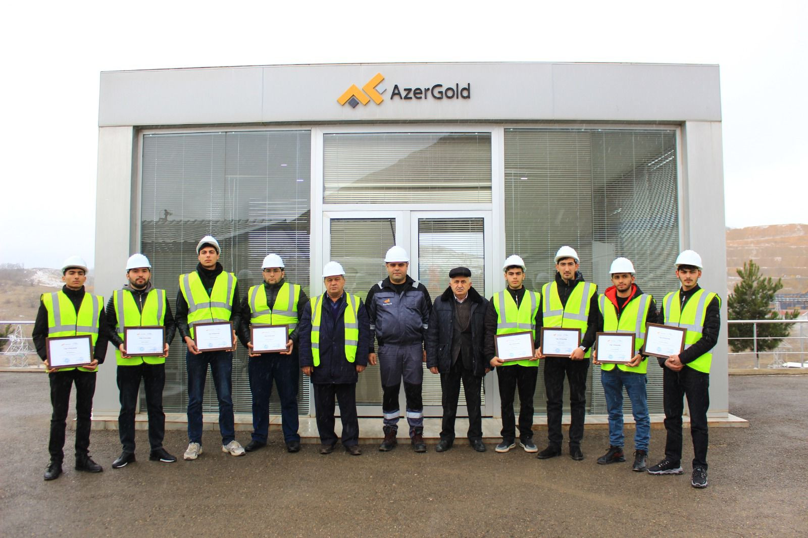 "AzerGold" QSC-nin növbəti Təqaüd proqramlarının qalibləri mükafatlandırılıb