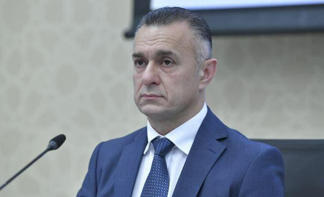 Səhiyyə naziri iki yüksək vəzifəli şəxsi işdən çıxardı
