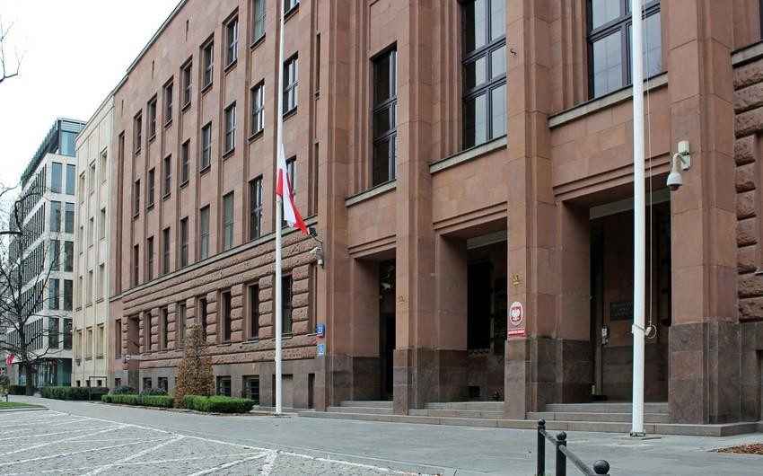 Polşa Rusiyanın 3 diplomatını “persona non qrata” elan etdi