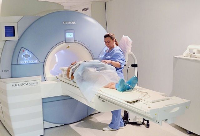Bakıda özəl klinikada qadın MRT zamanı Komaya düşdü