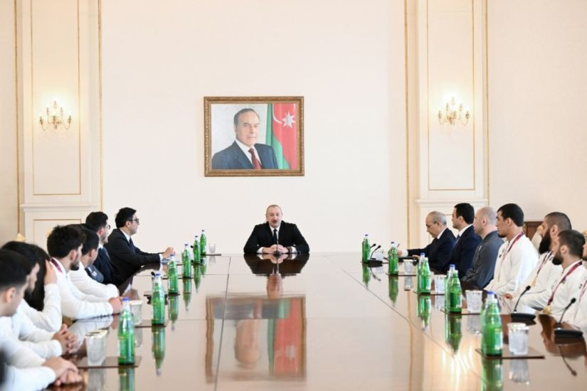 Prezident İlham Əliyev Avropa çempionatında komanda hesabında çempion olan güləşçiləri qəbul edib -
