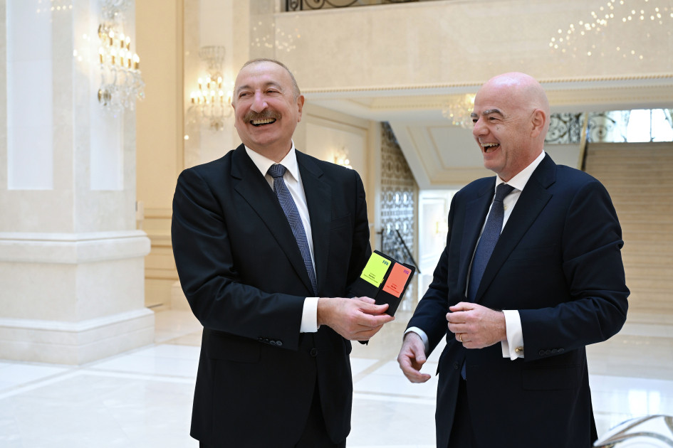 İlham Əliyev FİFA-nın prezidentini qəbul etdi