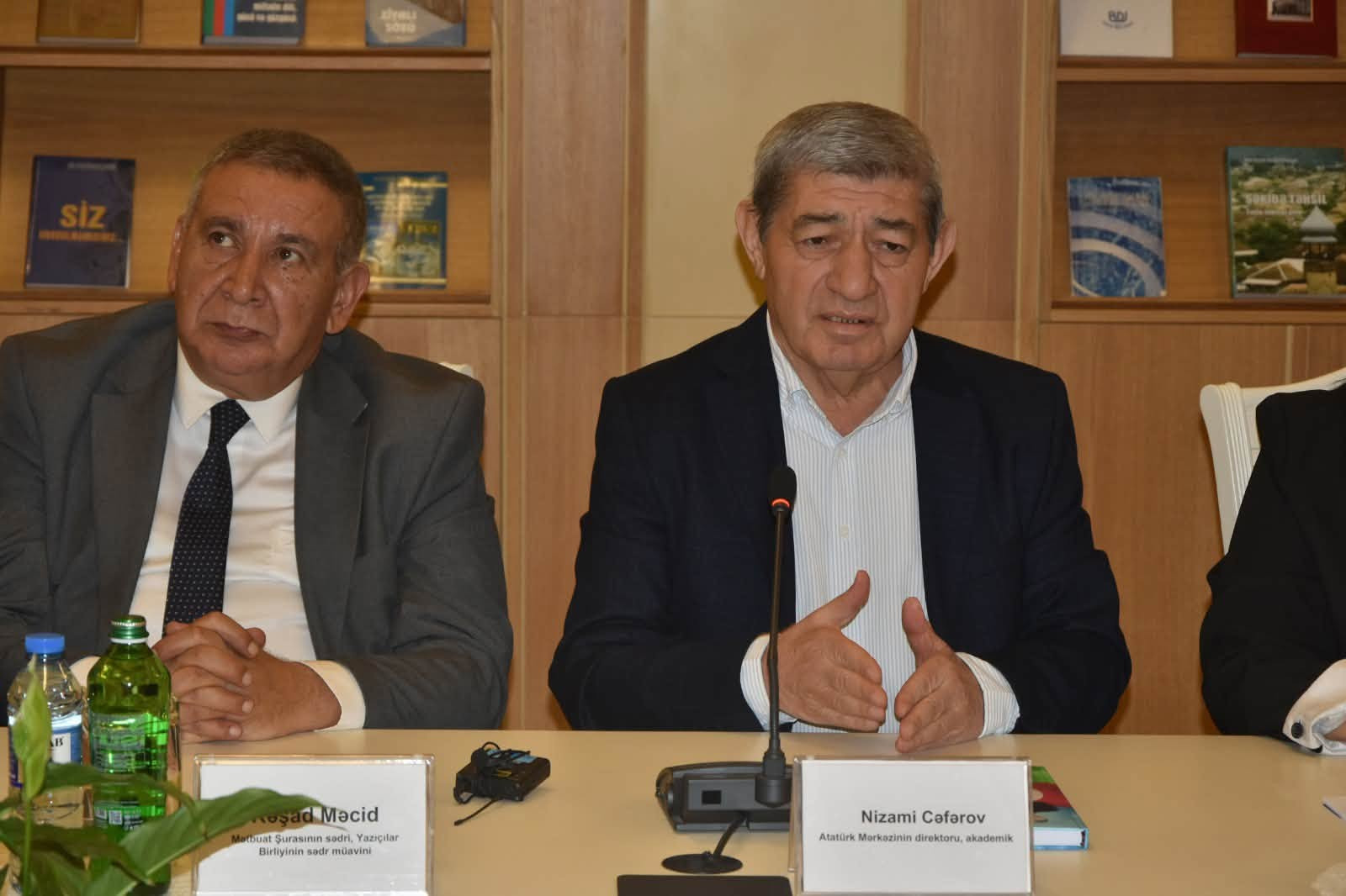 Azərbaycan Milli Kitabxanasında professor Şirməmməd Hüseynovun “İstiqlal söhbətləri” kitabının təqdimat mərasimi keçirilib