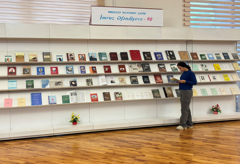 Milli Kitabxanada “Əməkdar incəsənət xadimi İmruz Əfəndiyeva – 90” adlı kitab sərgisi istifadəçilərə təqdim olunub