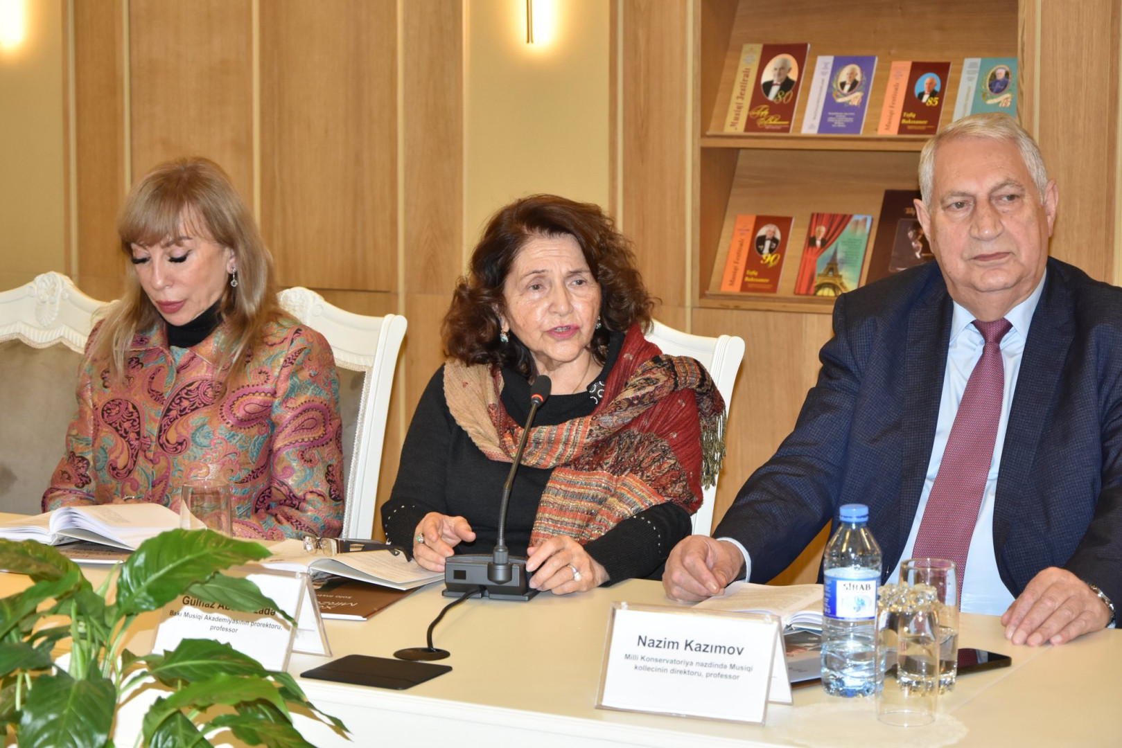 Milli Kitabxanada görkəmli bəstəkar, Xalq artisti Tofiq Bakıxanova həsr edilmiş “Tofiq Bakıxanov. Biblioqrafiya” kitabının və “Milli Kitabxananın qızıl fondundan” layihəsi üzrə nəşr etdiyi not məcmuələrinin təqdimat mərasimi keçir