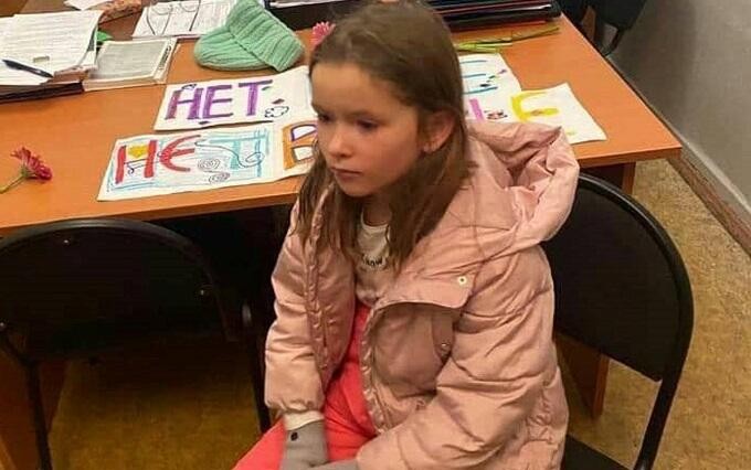 “Müharibəyə yox” deyən rusiyalı uşaqlar polis bölməsində - Foto