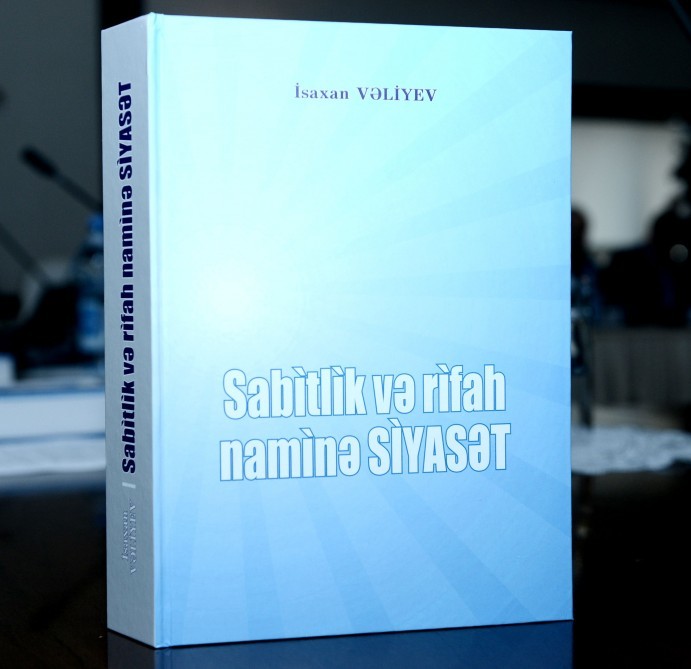 Müstəqil Azərbaycanın inkişaf yolundan bəhs edən kitab -