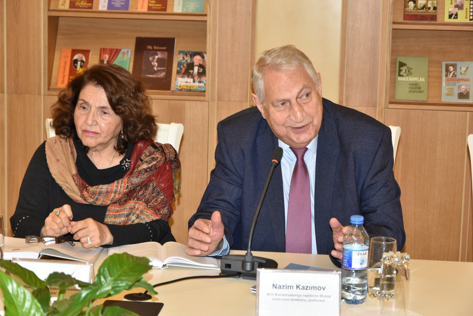 Milli Kitabxanada görkəmli bəstəkar, Xalq artisti Tofiq Bakıxanova həsr edilmiş “Tofiq Bakıxanov. Biblioqrafiya” kitabının və “Milli Kitabxananın qızıl fondundan” layihəsi üzrə nəşr etdiyi not məcmuələrinin təqdimat mərasimi keçir