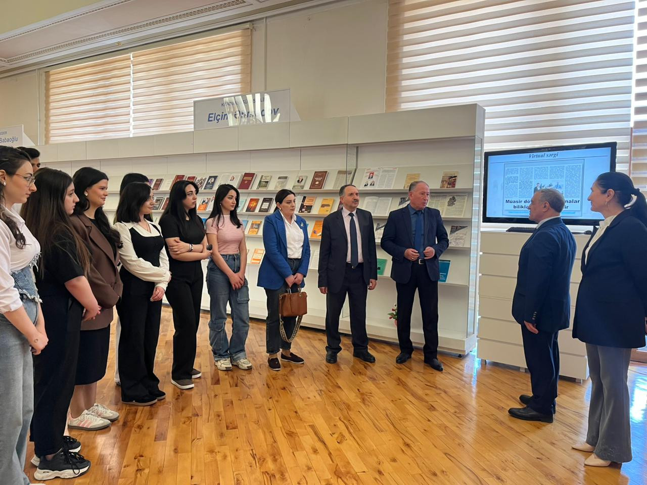 BDU-nun İnformasiya və sənəd menecmenti fakültəsinin müəllim və tələbə heyəti kitabxanaşünas alim Elçin Əhmədovun 65 illik yubileyinə həsr olunmuş kitab sərgisini ziyarət ediblər