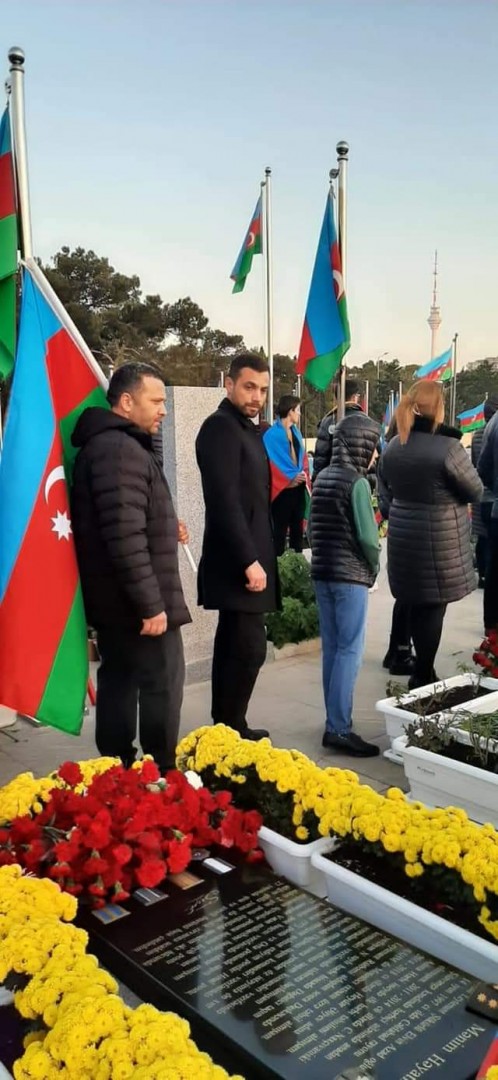 Bütöv Azərbaycan Ocaqlarının (BAO) bir qrup üzvü Vətən müharibəsi şəhidlərinin məzarlarını ziyarət edib