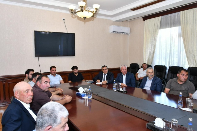Abşeron rayonunda sahibkarlarla görüş keçirildi -