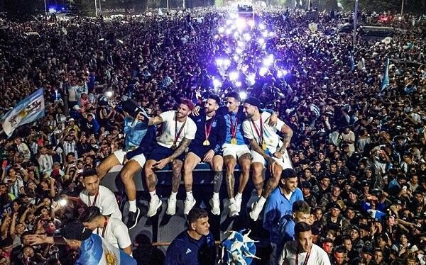 Argentinanın qələbəsini milyonlar qeyd edir-