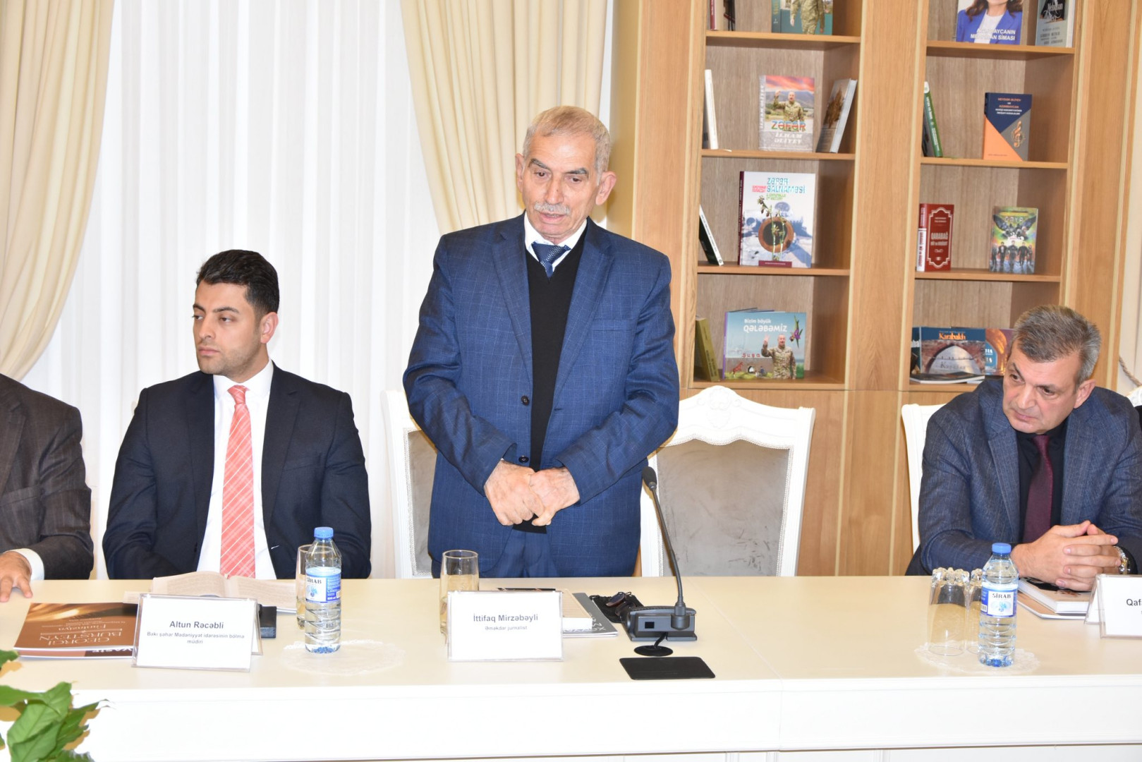 Milli Kitabxanada görkəmli bəstəkar, Xalq artisti Tofiq Bakıxanova həsr edilmiş “Tofiq Bakıxanov. Biblioqrafiya” kitabının və “Milli Kitabxananın qızıl fondundan” layihəsi üzrə nəşr etdiyi not məcmuələrinin təqdimat mərasimi keçir