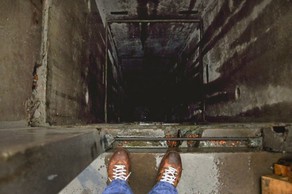 Bakıda lift şaxtaya düşüb – 4 nəfər ağır xəsarət alıb
