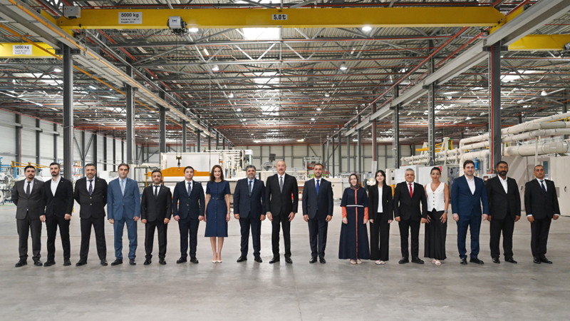İlham Əliyev Qaradağda kağız və gigiyenik məhsulların istehsalı müəssisəsinin açılışında iştirak etdi
