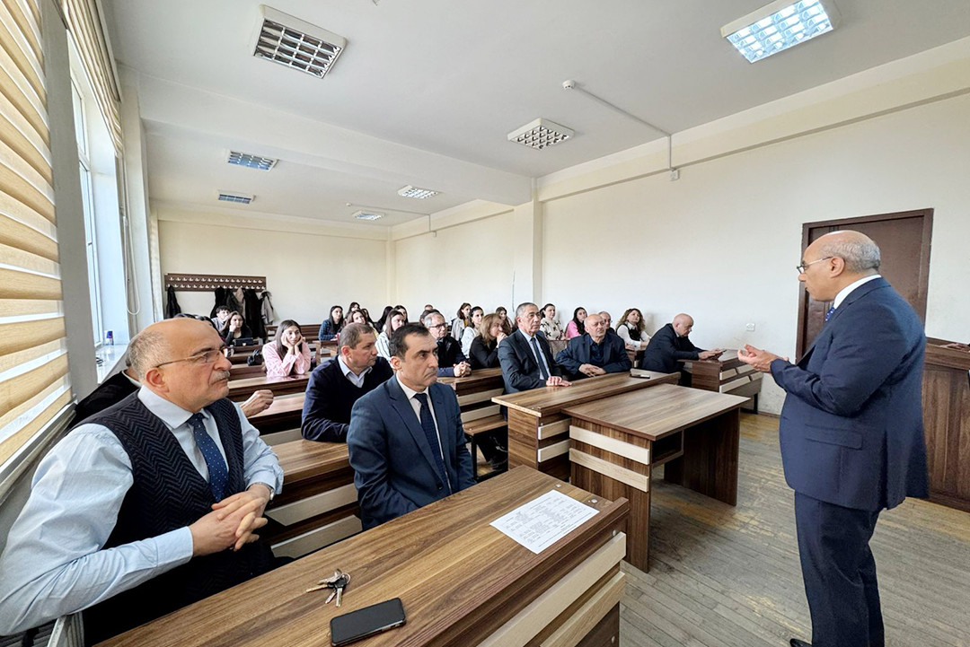 AMEA-nın muxbir üzvü Bakı Dövlət Universitetində ustad dərsi keçib