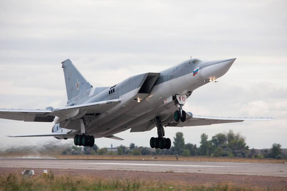 İnanılmaz: Rusiya aerodromları vurulur, 40 təyyarə məhv edildi