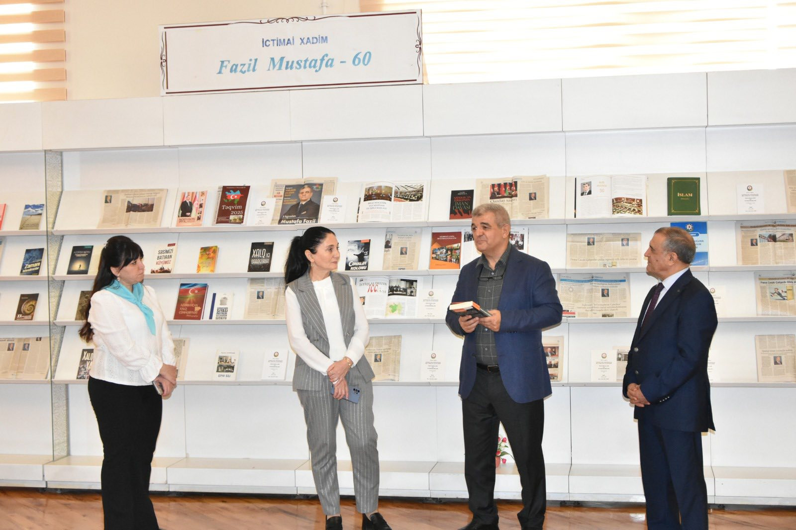 Millət vəkili Fazil Mustafa Azərbaycan Milli Kitabxanada olub