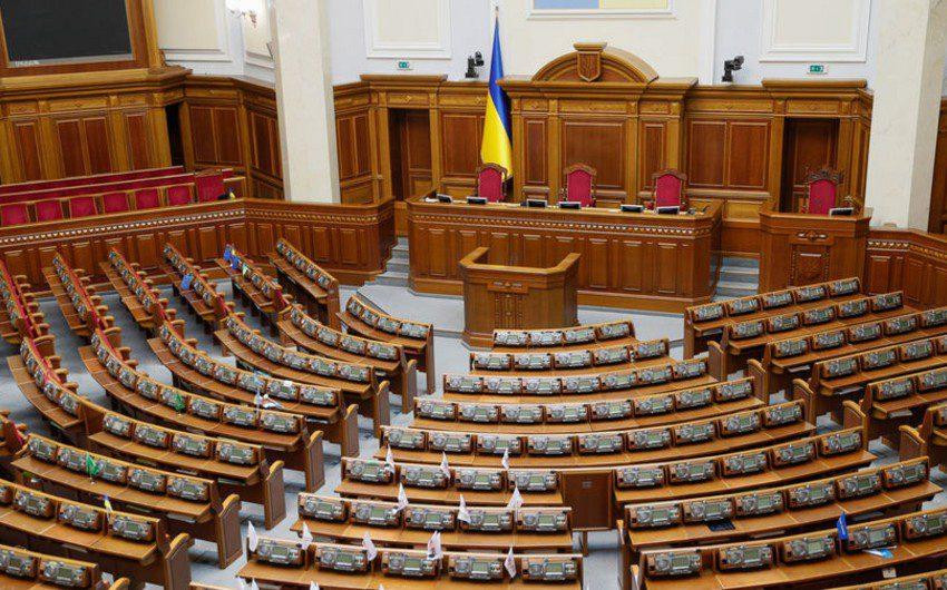 Ukrayna parlamentinin işi iflic olub - Müxalifət hökumətin istefasını tələb edir