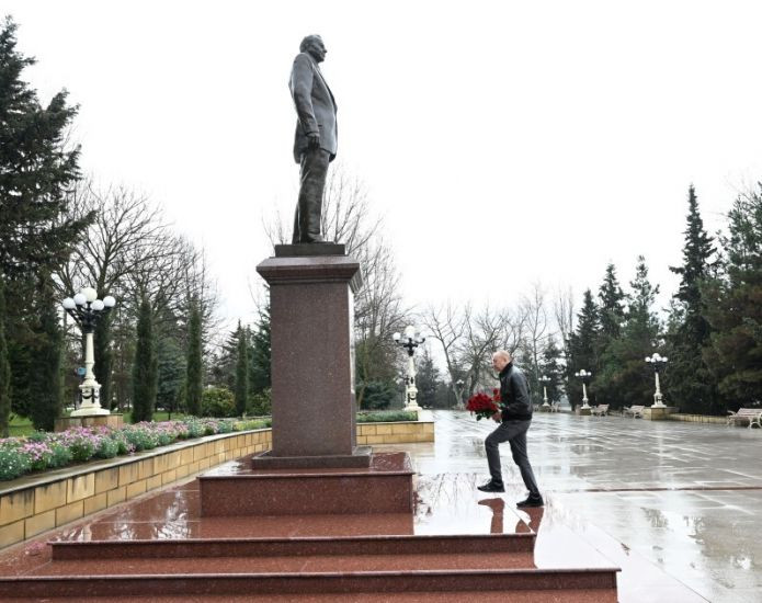 İlham Əliyev Şamaxıya getdi