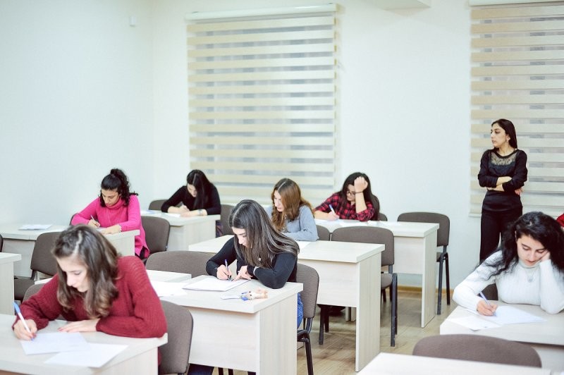 Qərbi Kaspi Universitetində qış imtahan sessiyası davam edir