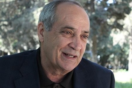 Rasim Balayev:“Şəfiqə kimilər kabinet axtarır, Zeynəb isə...”