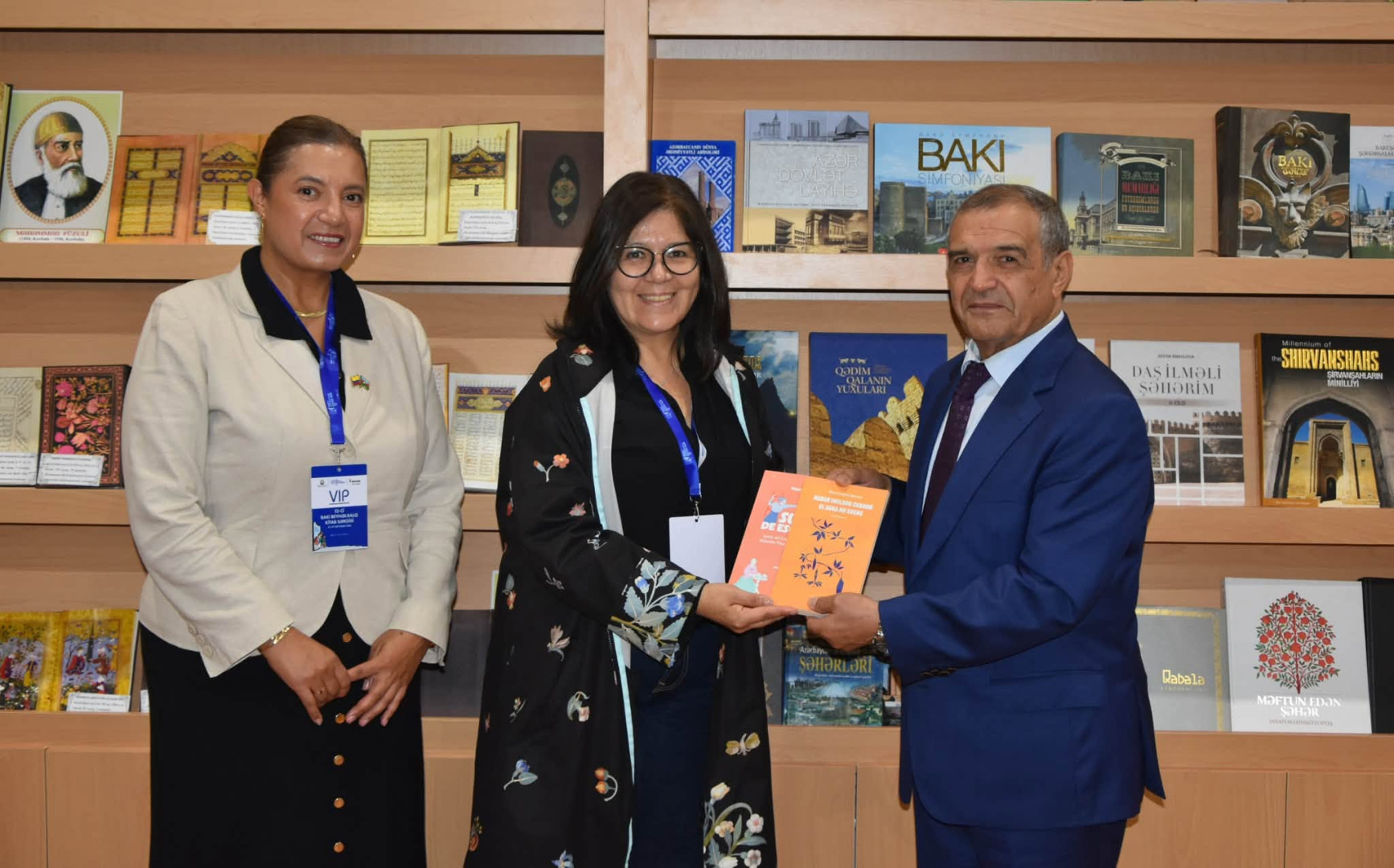 Kolumbiya Respublikasının Azərbaycandakı fövqəladə və səlahiyyətli səfiri Milli Kitabxananın direktoru, professor Kərim Tahirovla görüşüb
