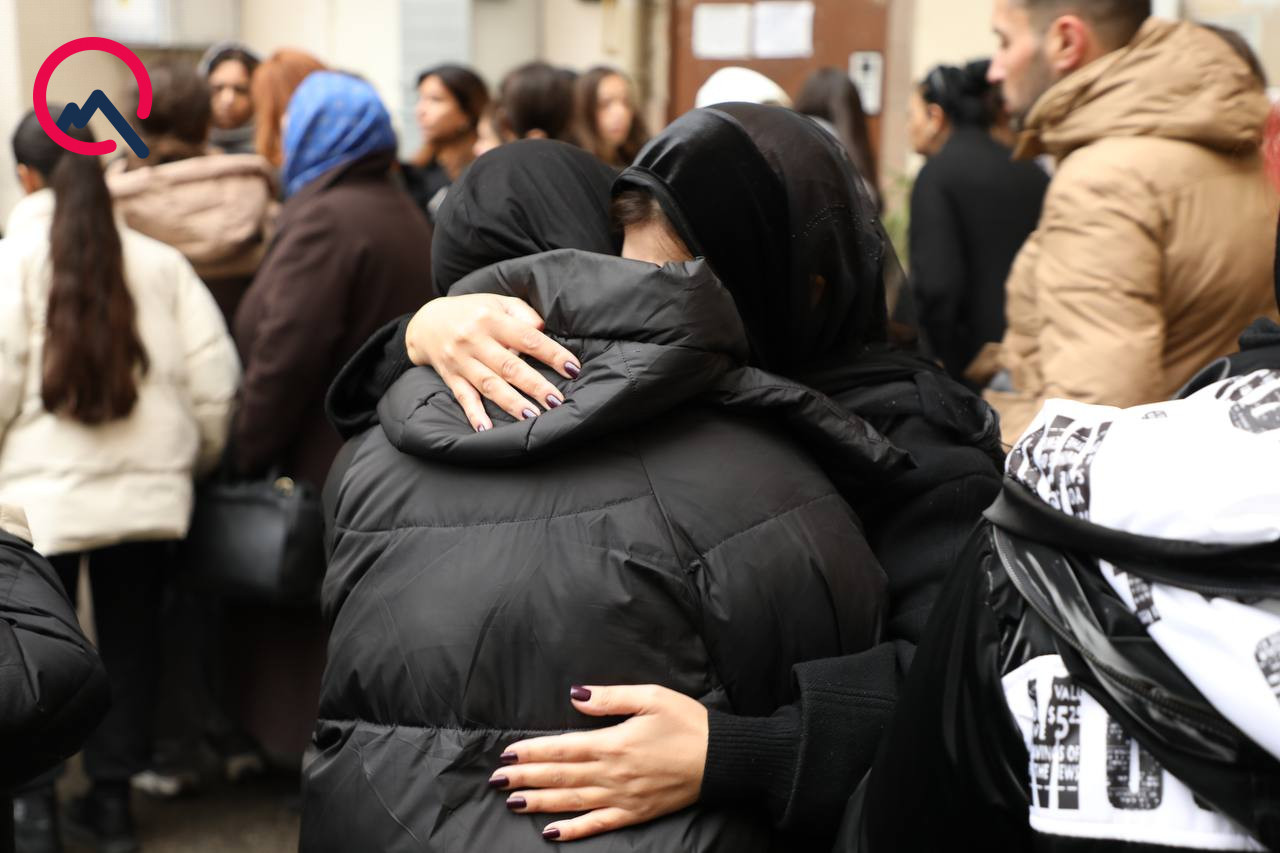 Yaxınları Məhəmmədəli ilə vidalaşır...-(FOTO/VİDEO)