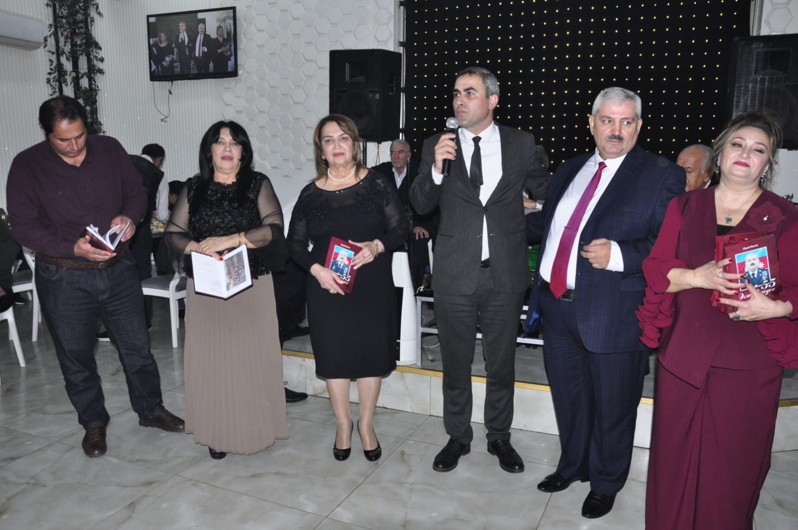 Elşad Baratın yeni kitabı təqdim edildi