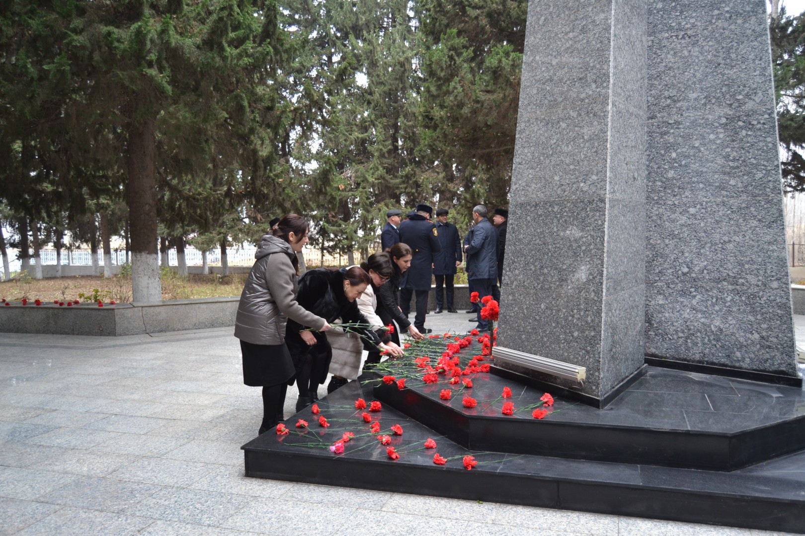 Füzuli rayonunda bir dəqiqəlik sükutla şəhidlərin əziz xatirəsi yad edilib