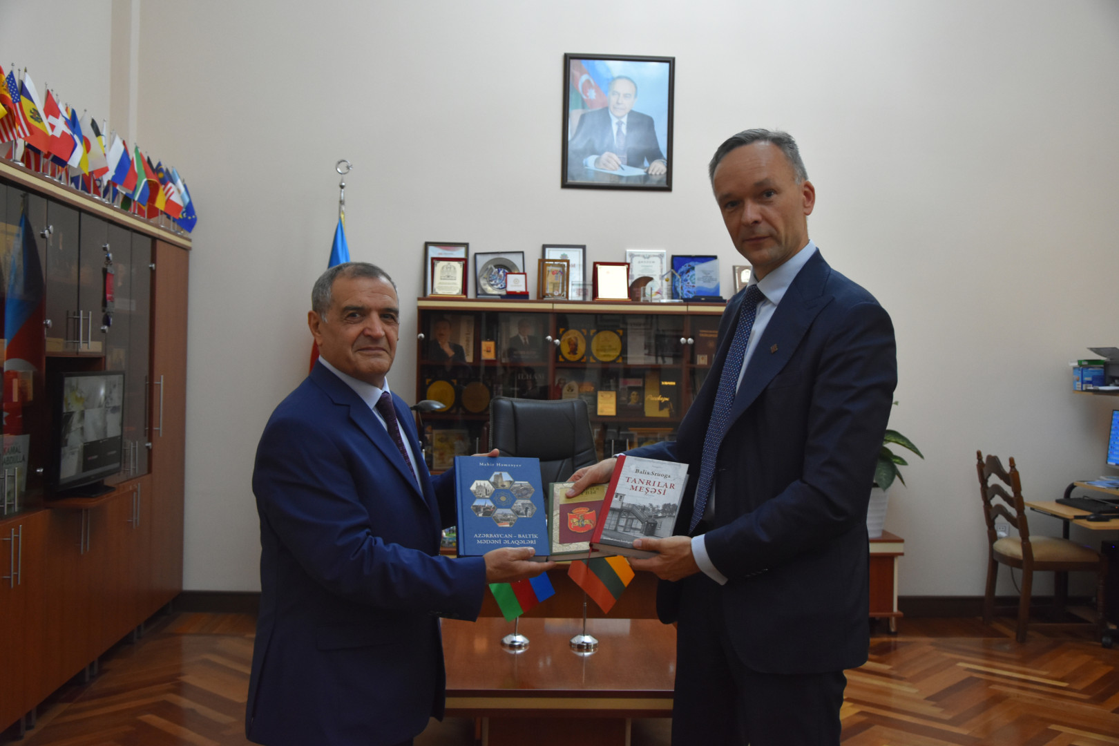 Litva Respublikasının Azərbaycan Respublikasındakı fövqəladə və səlahiyyətli səfiri Kestutis Vaşkeleviçus Milli Kitabxanada olub