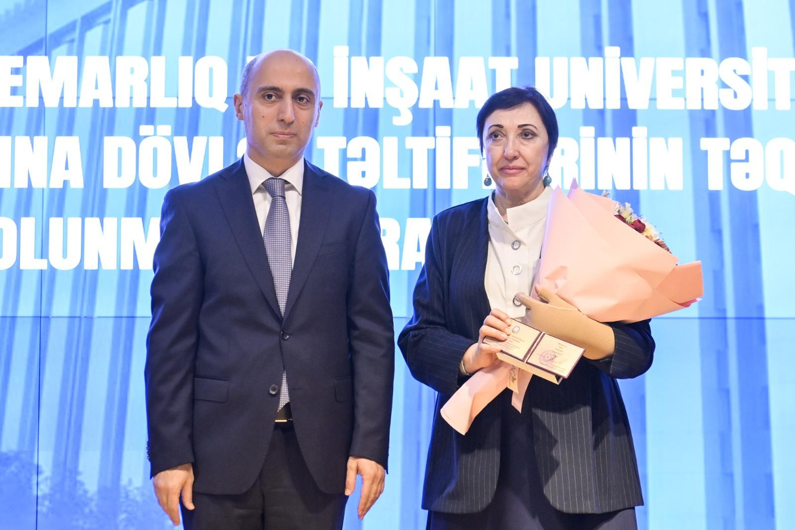 AzMİU-nun 50 illik yubileyi münasibətilə universitet əməkdaşlarına mükafat təqdim edilib-