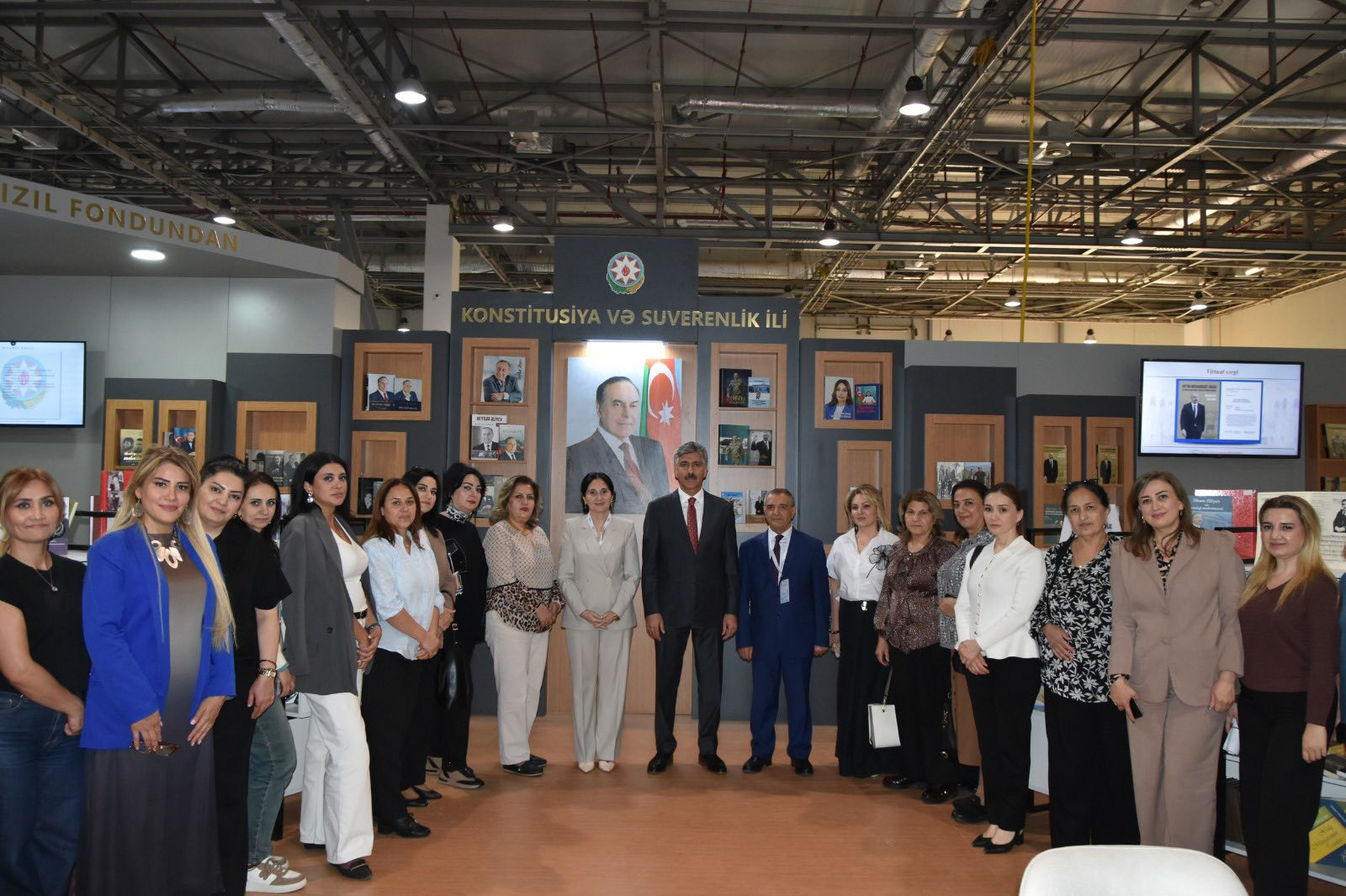 Milli Kitabxanada XI Bakı Beynəlxalq Kitab Sərgisi çərçivəsində “Konstitusiya və Suverenlik İli”nə həsr olunmuş ekspozisiyanın açılışını, mövzu ilə əlaqədar Virtual sərginin və Elektron məlumat bazasının təqdimatı keçirib