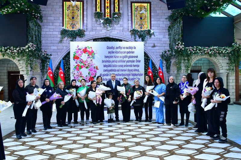 Abşeron rayonunda "Dünyada ən uca zirvədir - Qadın" mövzusunda bayram şənliyi keçirilib