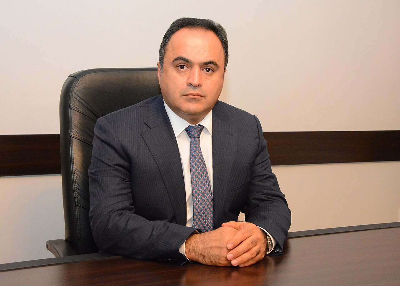 Ağstafadan sonra Goranboyu xaraba qoyan başçıdan soruşan yoxdur ki...
