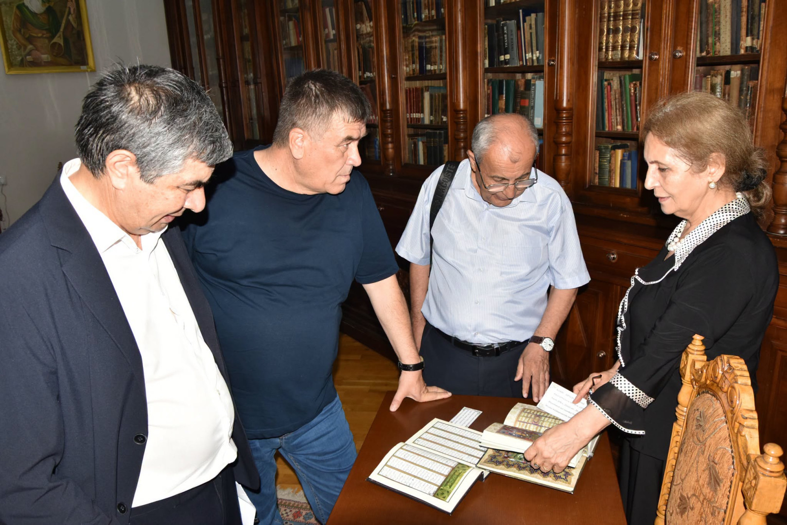 Özbəkistan Milli Universitetinin professoru Hamidulla Boltaboyev və Əlişir Nəvai adına Özbək Dili və Ədəbiyyatı İnstitutunun prorektoru, professor İnomjon Azimov Milli Kitabxananın qonağı olub